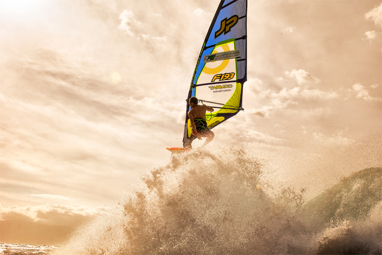 windsurfingwaves3