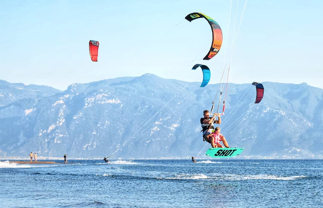 SURF CAMP RACHES kite 2